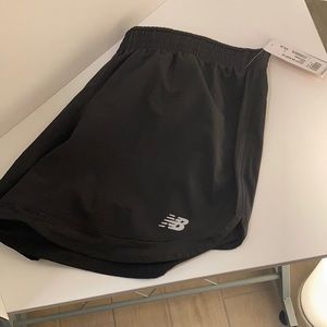 Women's NEW BALANCE Black running shorts NWT- no Liner Size L